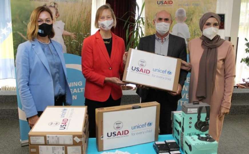 Uručene vrijedne donacije USAID-a i UNICEF-a za sarajevske škole